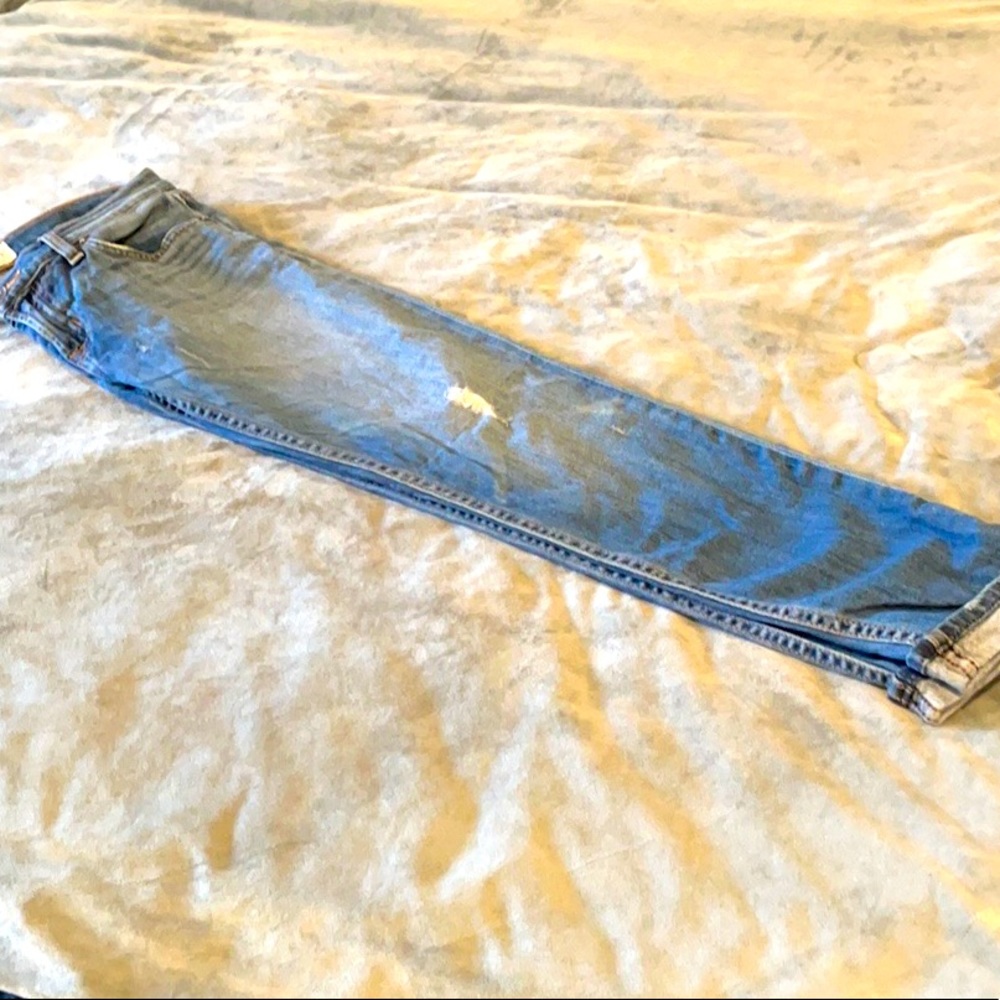 HUDSON Tally Crop Distressed Jeans WORN ONCE!!
